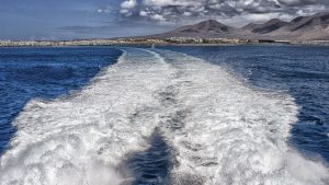 Wenn die beiden Jet Motoren der in Australien gebauten Fähren richtig anlaufen, bebt das Wasser.