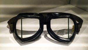 CLIMAX Motorradbrille – der Designklassiker. Heute neu aufgelegt gefragter denn je! Original im Designmuseum Barcelona.