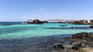 Direkt in der traumhaften Badebucht Caleta de la Rasca, liegt auch das einzige kleine Restaurant der Insel. Die Betreiber kommen morgens mit der ersten Fähre.