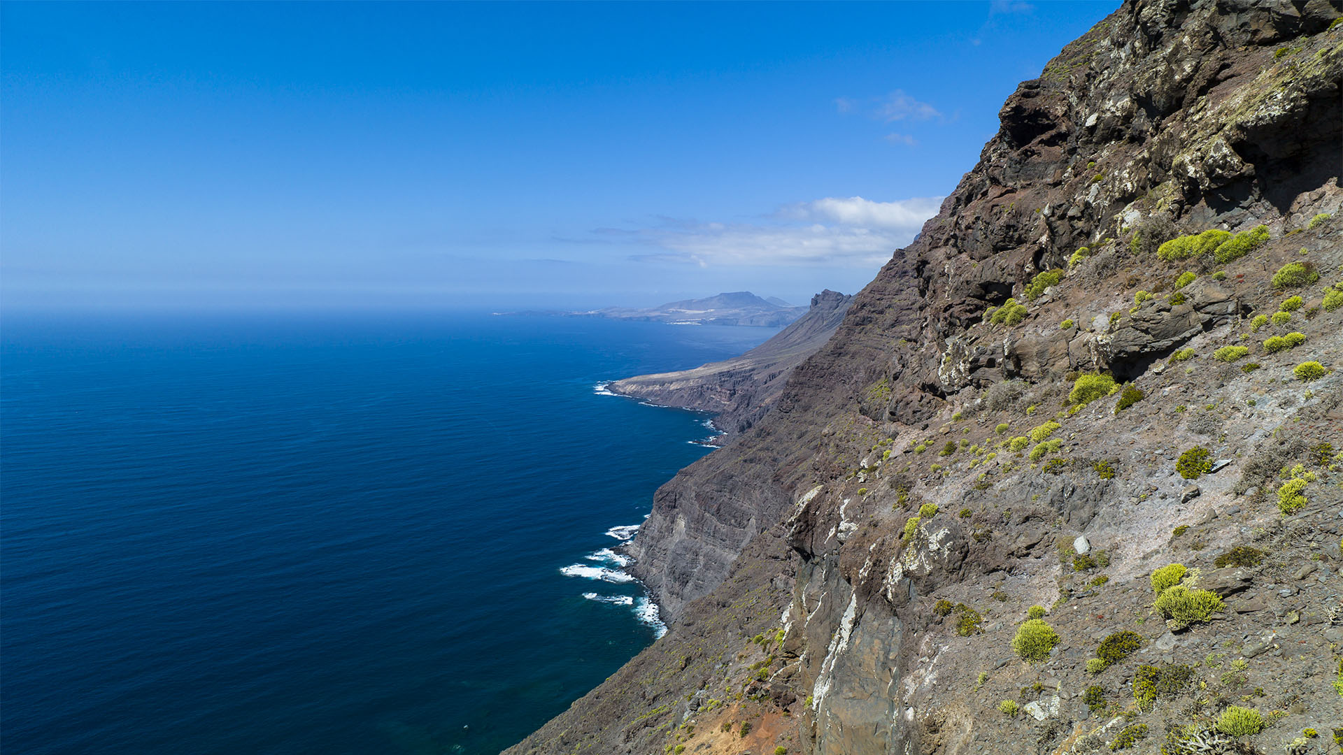 Blick vom El Balcon nach Norden. Am Horizont liegt Puerto de las Nieves und Agaete, das Ziel der CG-200.