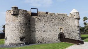 Wie aus dem Bilderbuch – Castillo de la Luz in unweit des Playa de las Canteras.