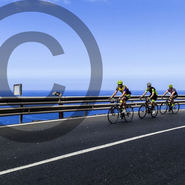 Die Kanarischen Inseln, wegen ihres milden Klimas ganzjahres Trainingsrevier vieler Sportler. Besonders Radfahrer schätzen die spaktakulären Strassen, um sich auf die Saison oder den Iron Man in Hawaii vorzubereiten.