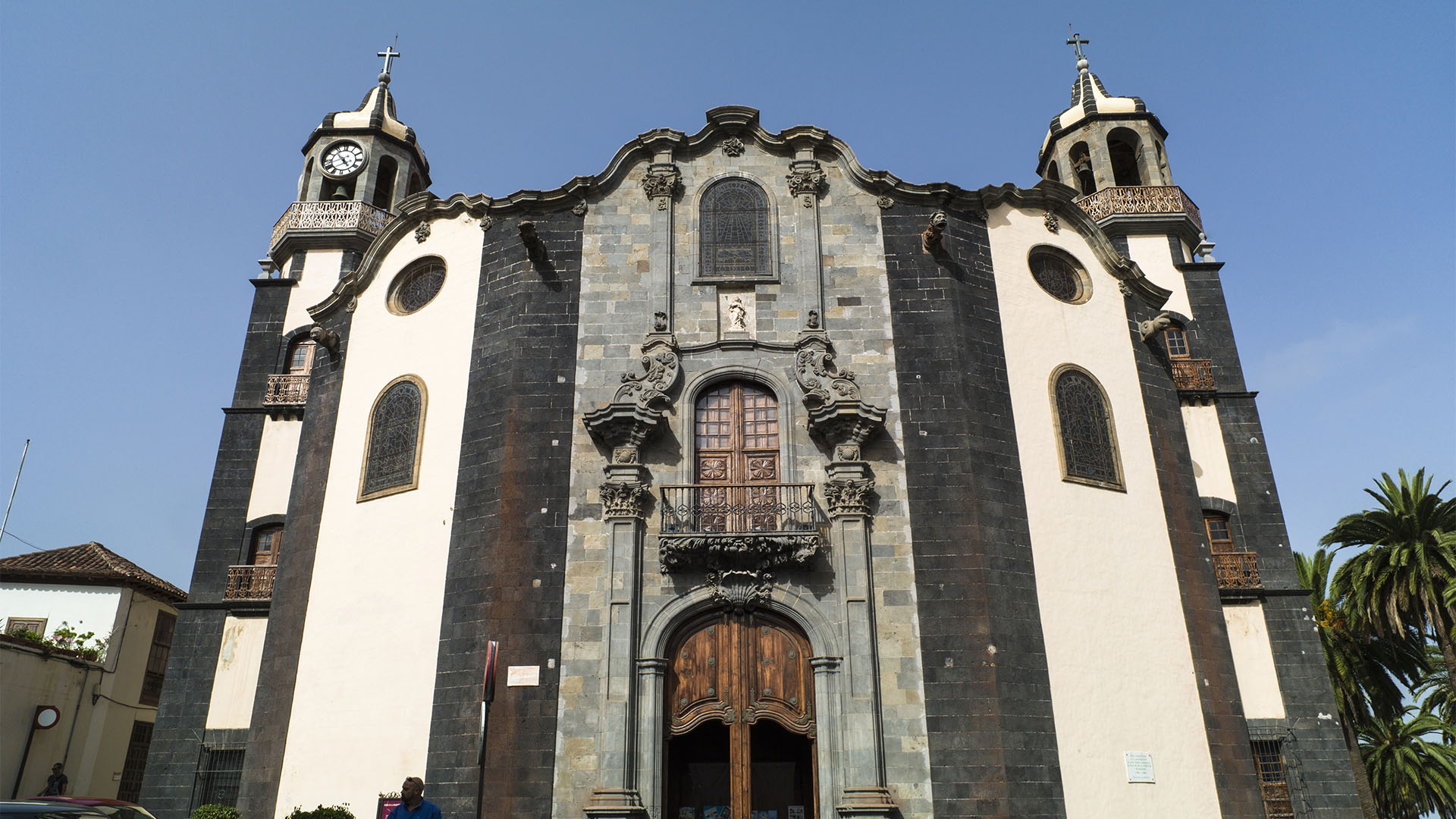 Vom einstigen finanziellen Reichtum Orotavas durch Zueckerrohr- und Weinanbau, zeugt die Kirche Nuestra Señora de la Concepción.