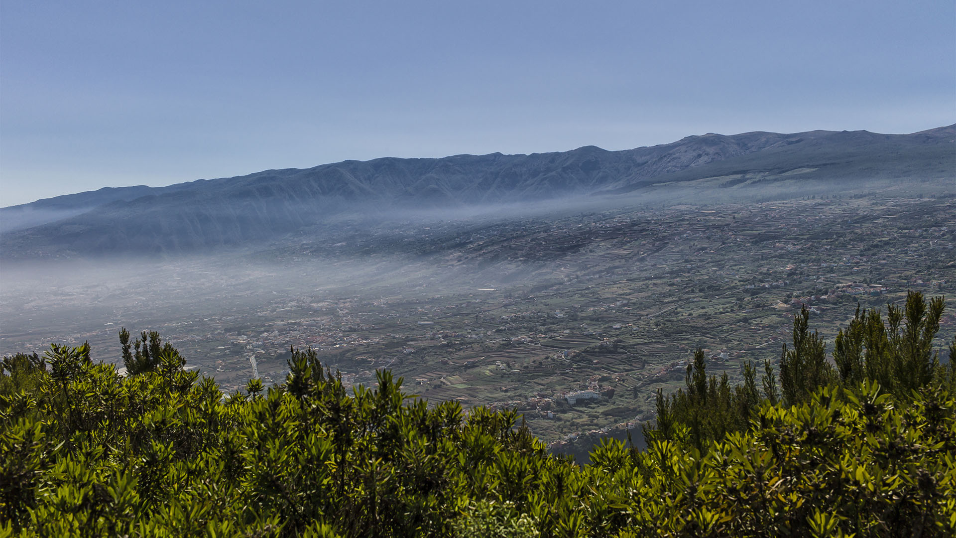 Der Aussichtspunkt La Corona bietet an klaren Tagen einen herrlichen Ausblick auf die Küste und das Orotava Tal.