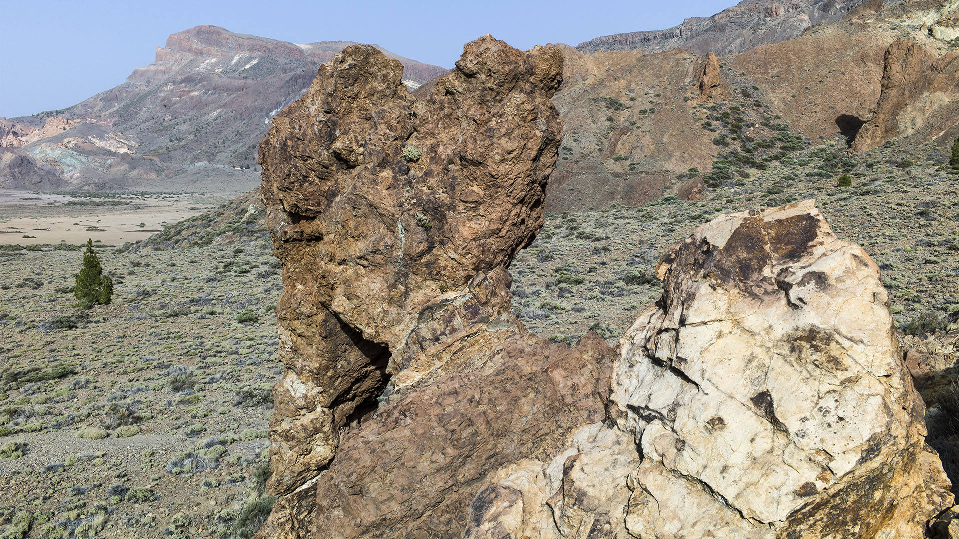 Der Zapatilla de la Reina, das Schüchen der Königin. Bizarre Lavaform im Teide Nationalpark, Teneriffa.