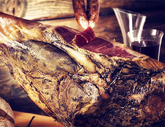 Pata negra, ein ganz besondere Schinken und das beste Schweinefleisch der Welt. Alles über die Herstellung des edlen Pata negra und den Genuss, den er bereitet.