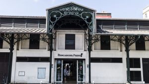 Mercado del Puerto Las Palmas Gran Canaria: Innovative und ornamental verzierte Stahlkonstruktion des Ingenieurbüros Gustave Eiffel – konstruiert und produziert in Belgien.