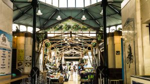 Mercado del Puerto Las Palmas Gran Canaria: Innovative und ornamental verzierte Stahlkonstruktion des Ingenieurbüros Gustave Eiffel. Sie ermöglicht eine lichte und leichte grosse Markthalle.