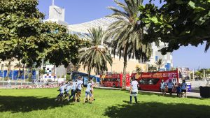 WOMAD Festival 2017 Las Palmas Gran Canaria. On site: Cross over nicht nur in der Musik. Workshops für Kids und Erwachsene, Kunsthandel und Fusion Kitchen. WOMAD – ein Festival für alle Sinne.