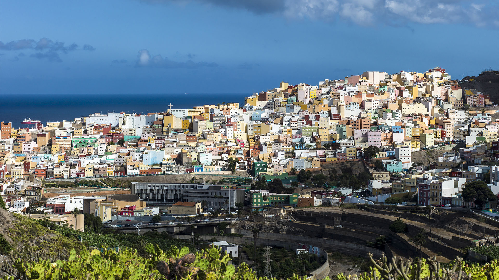 Las Palmas de Gran Canaria – die bunten Häuser von La Florida über der Vegueta.