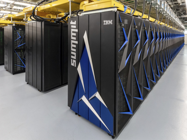 Der IBM Supercomputer Summit OLCF-4 im Oak Ridge National Laboratory USA.