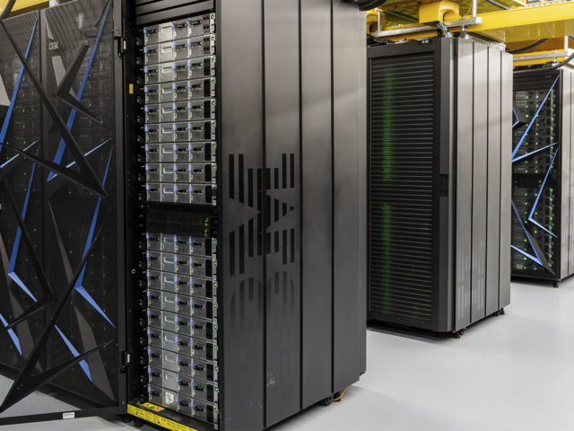 Der IBM Supercomputer Summit OLCF-4 im Oak Ridge National Laboratory USA.