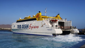 Der Bocayna Express Fred. Olsen verbindet Corralejo, Fuerteventura mit Playa Blanca, Lanzarote.