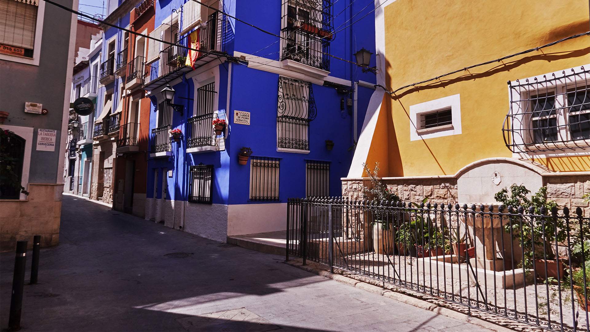 Alicante Spanien – Barrio de Santa Cruz.