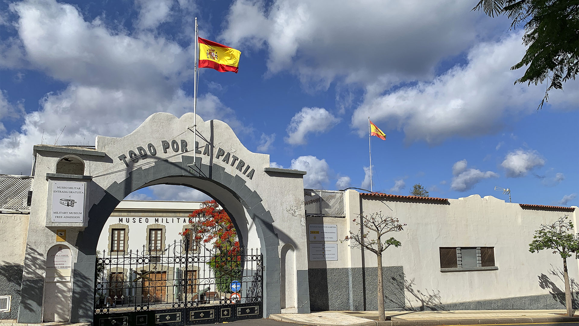 Santa Cruz de Tenerife – Museo Histórico Militar de Canarias.