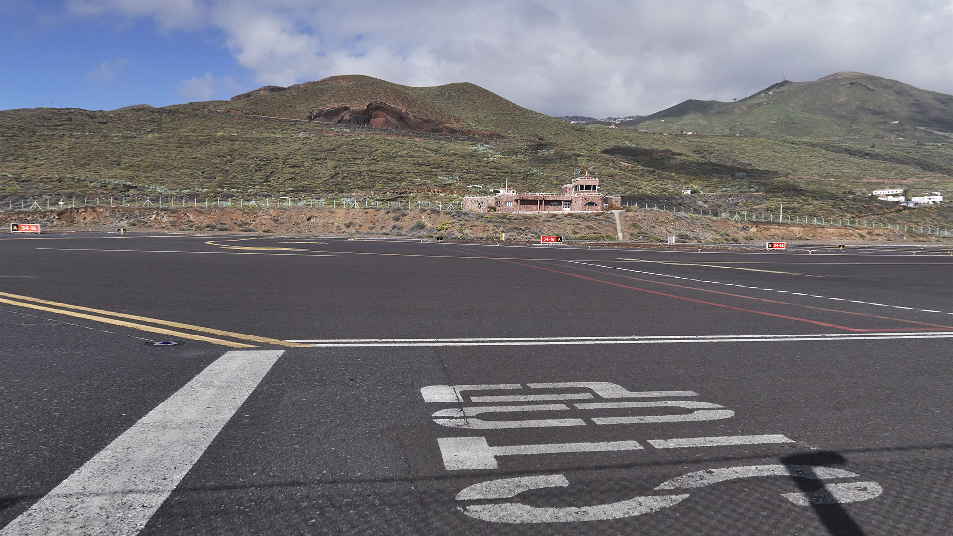 Airport El Hierro.