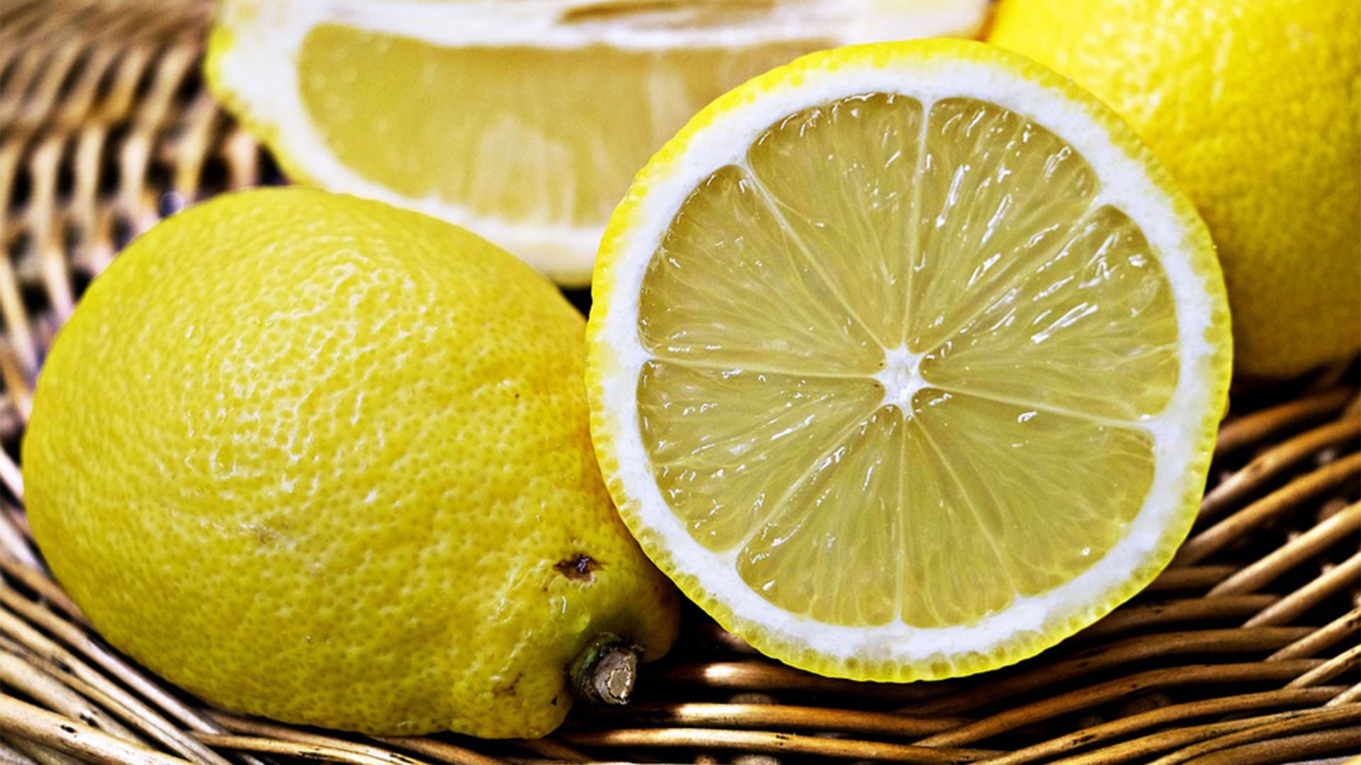 Die Zitrone – essentieller Bestandteil des Sangría.