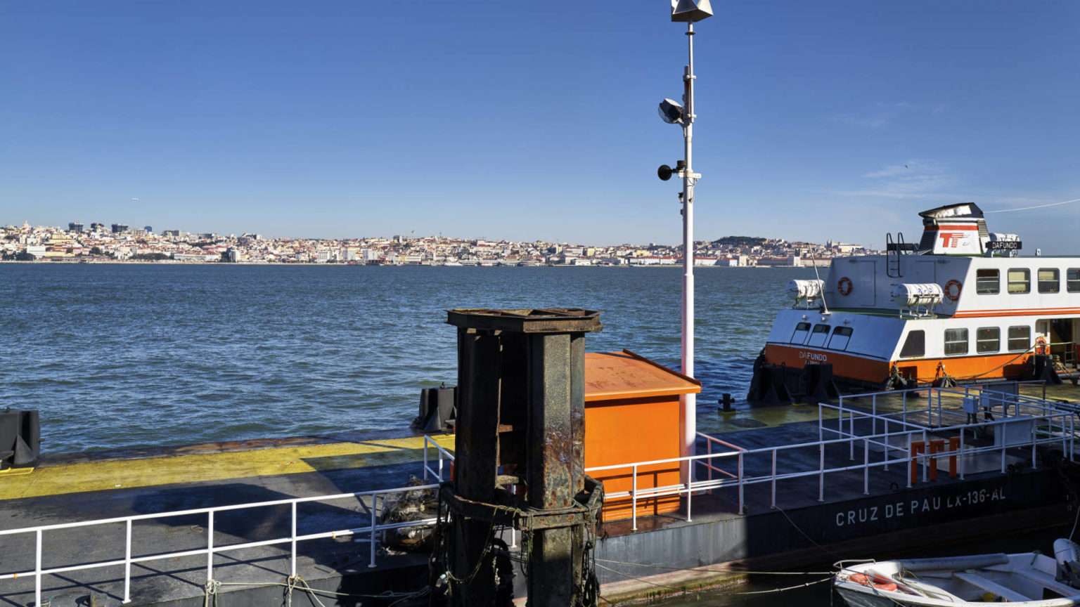 Überfahrt über den Tejo von Cais Sodré nach Almada.