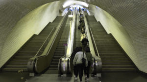 Metro Stationen – hier gibt es die aufladbaren Carris Tickets.