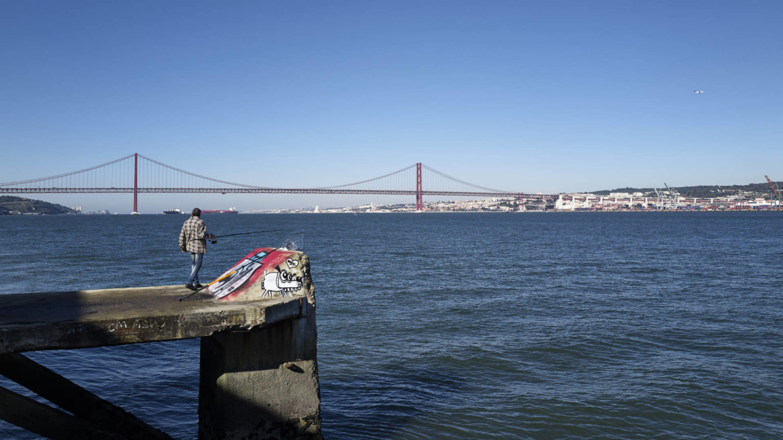 Die Piers "Quinta do Almaraz" am Tejo Ufer in Almada.