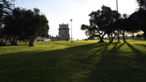 Sonnenuntergang am Torre de Belém in Lissabon.