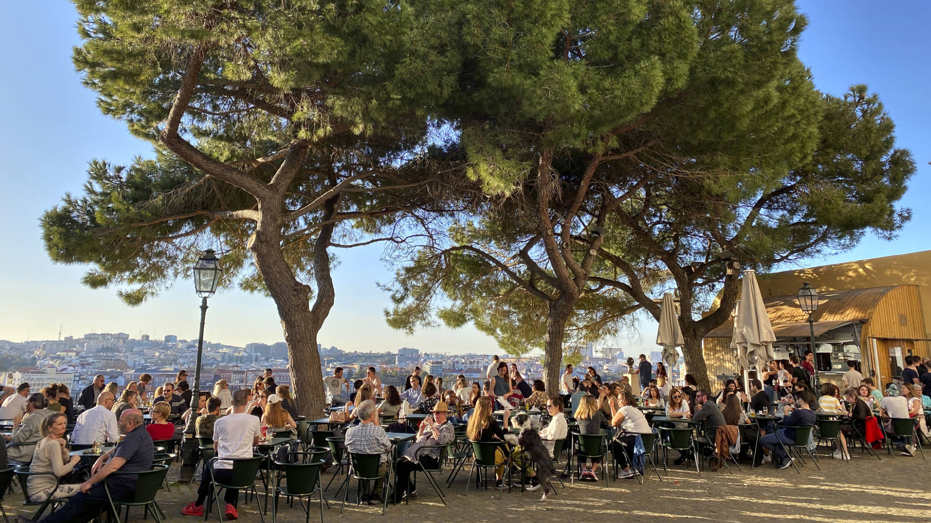 Touristenmassen stürmen Lissabon.