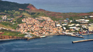 Das Städtchen Caniçal auf Madeira.