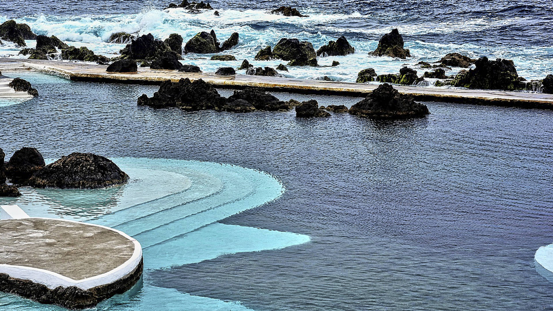 Die Naturschwimmbecken von Porto Moniz Madeira.