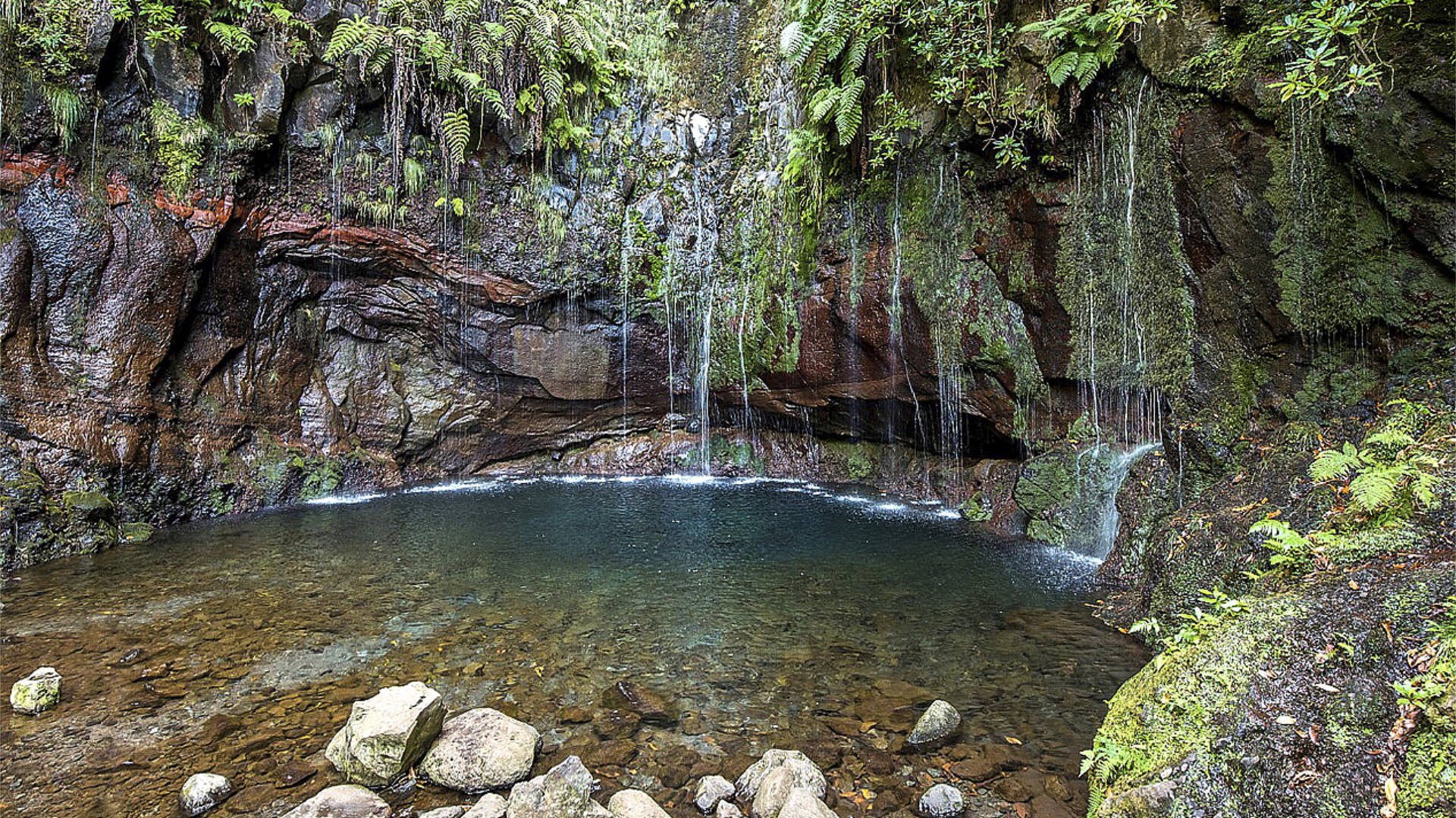 Wasserfälle, die spektakuläre Natur von Madeira.