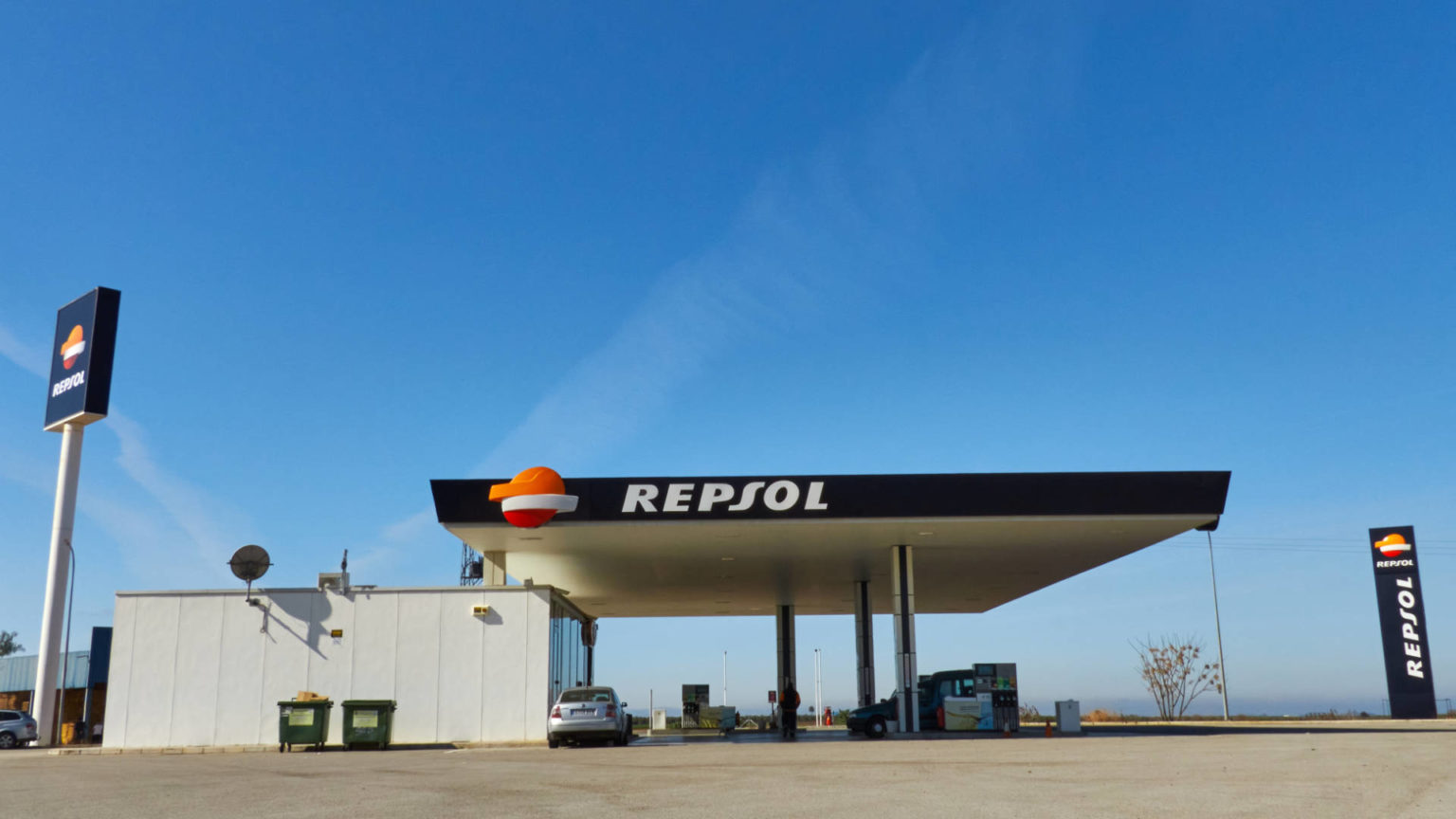 In Andalusien wird es weit und einsam – auch an den Tankstellen.