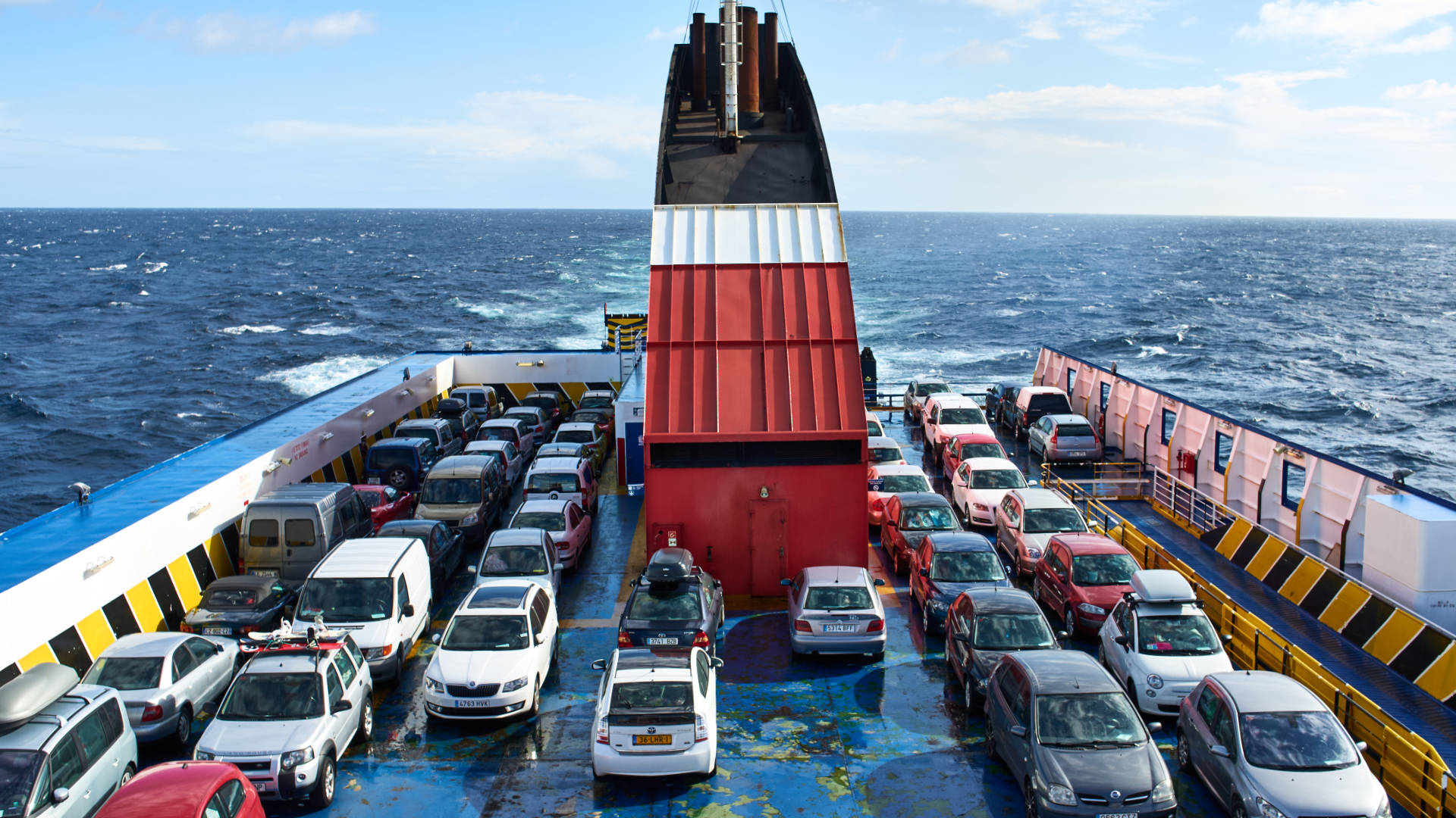 PKW Deck der Atlantik Fähre Cádiz nach Lanzarote und Fuerteventura.