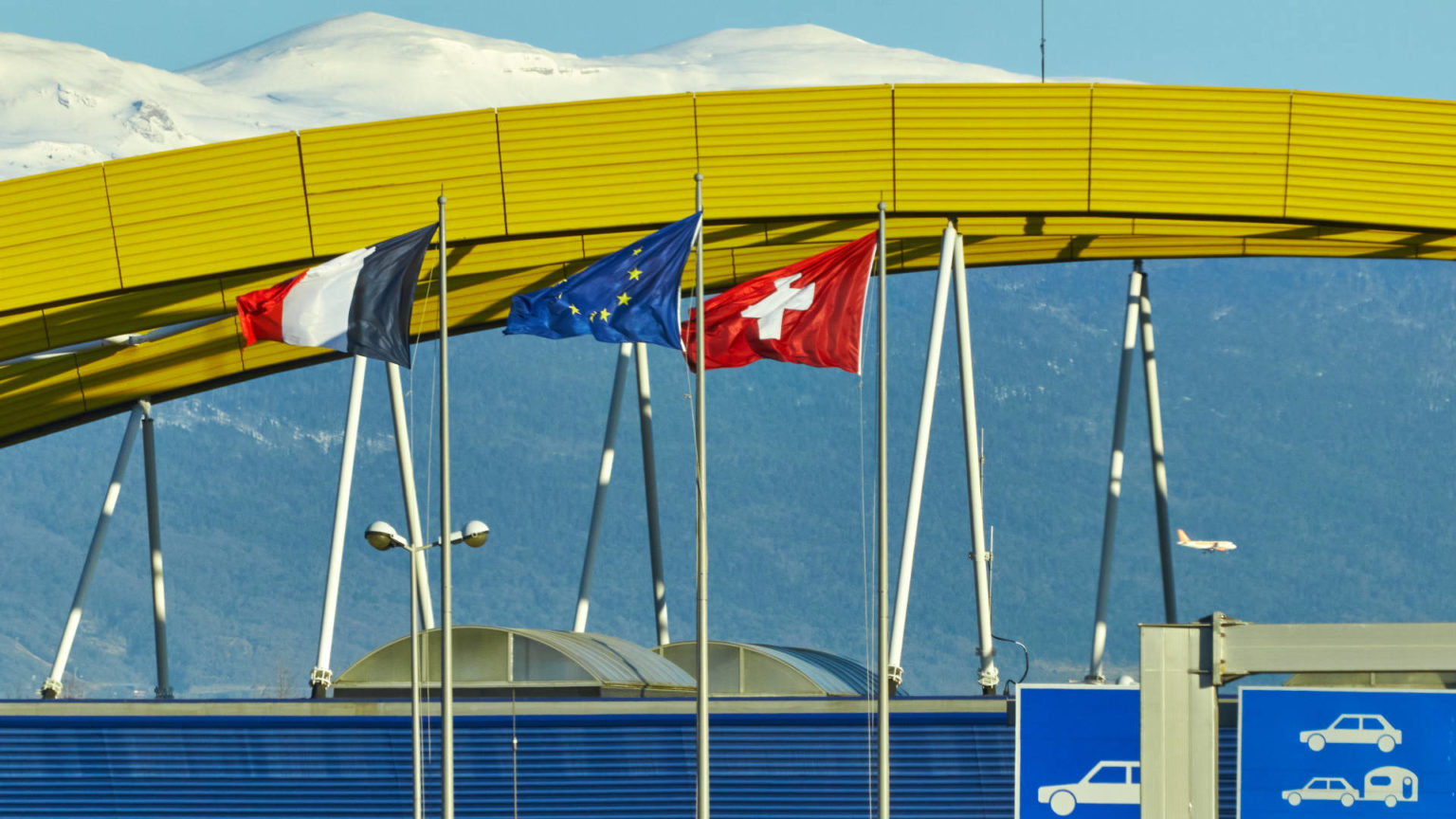 Endlich, der Grenzübergang Schweiz nach Frankreich.