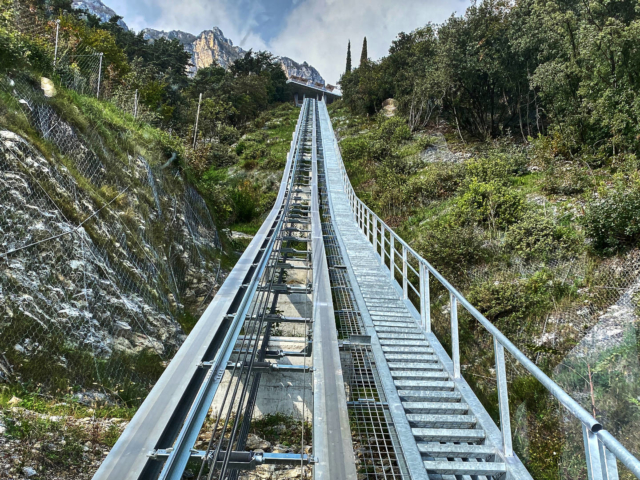 Die Standseilbahn hinauf zur Bastione di Riva.