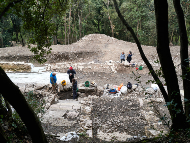 Ausgrabungen im Castel Penede in Nago, Lago di Garda.