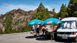 Der Imbissstand am Parkplatz unterhalb des Roque Nublo.