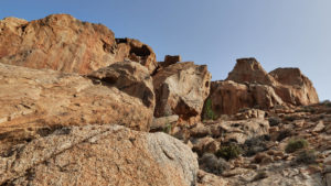 Hinauf zum Arco de las Peñitas auf Fuerteventura.