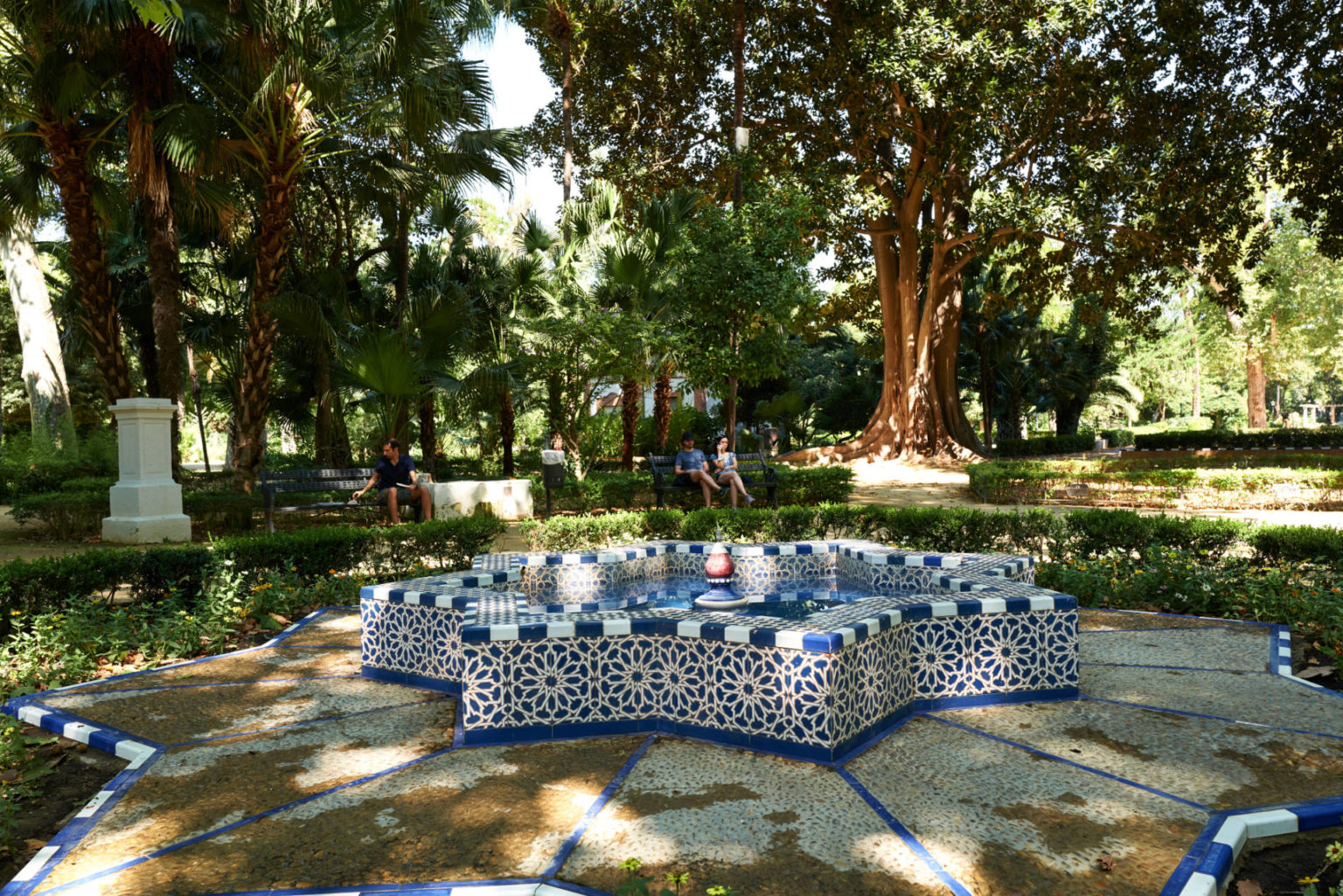 Glorieta de Juanita Reina – Parque de María Luisa Sevilla.