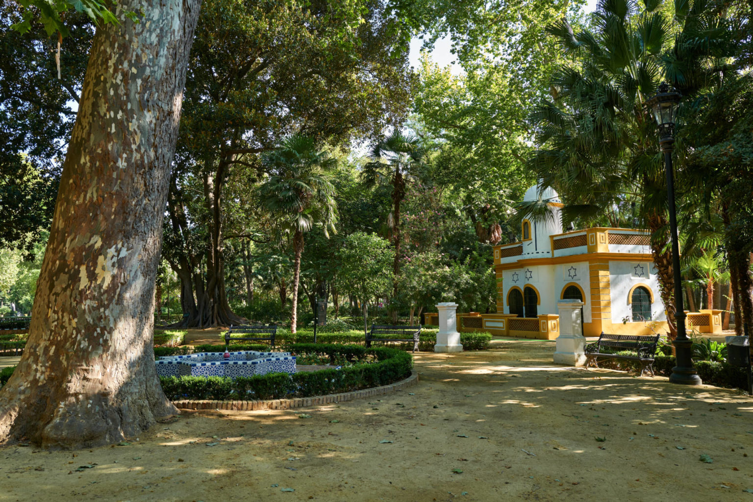 Glorieta de Juanita Reina – Parque de María Luisa Sevilla.