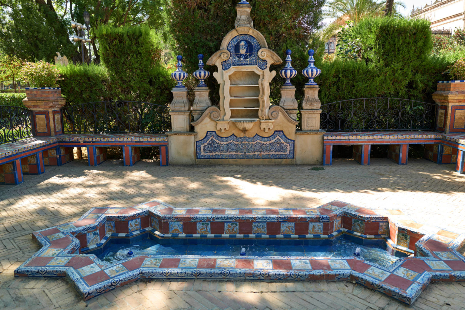 Glorieta de Rodríguez Marín – Parque de María Luisa Sevilla.