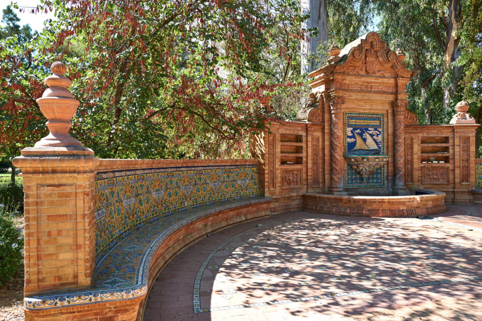 Glorieta de los Hermanos Álvarez Quintero – Parque de María Luisa Sevilla.