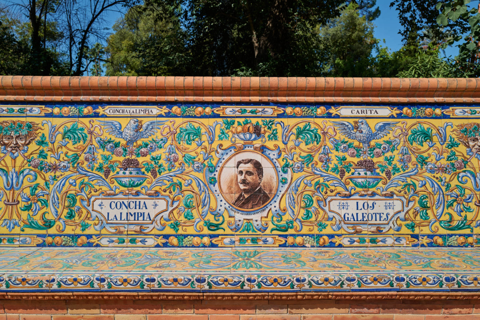 Glorieta de los Hermanos Álvarez Quintero – Parque de María Luisa Sevilla.