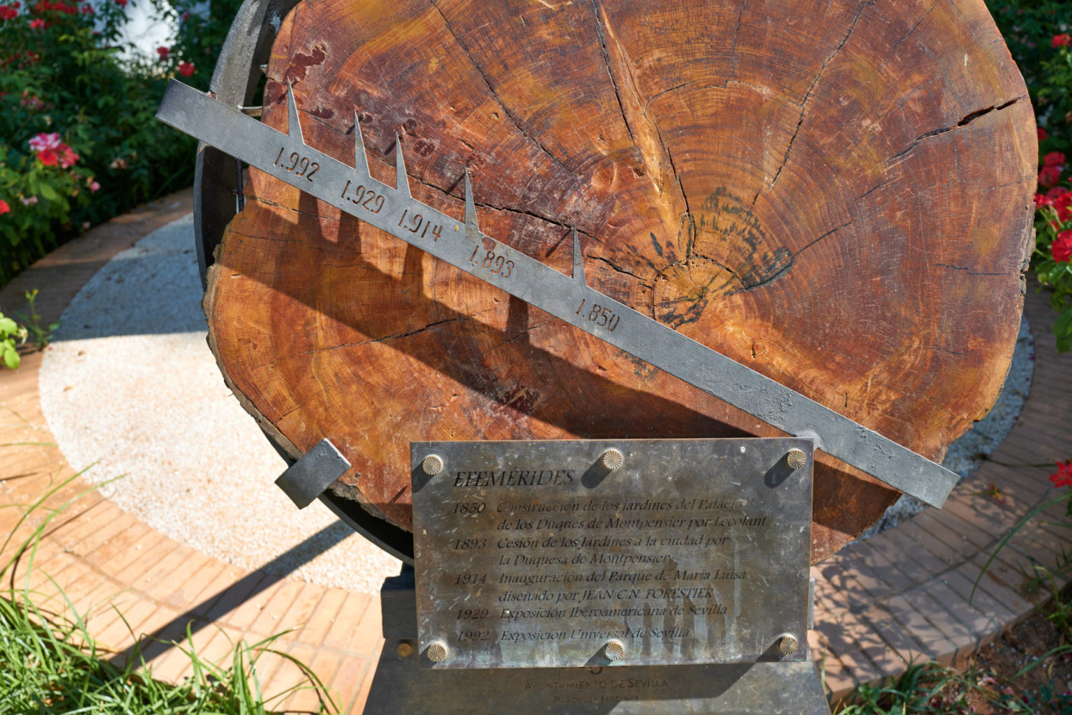 Monumento a Jean C.N. Forestier 1861-1930 – Parque de María Luisa Sevilla.