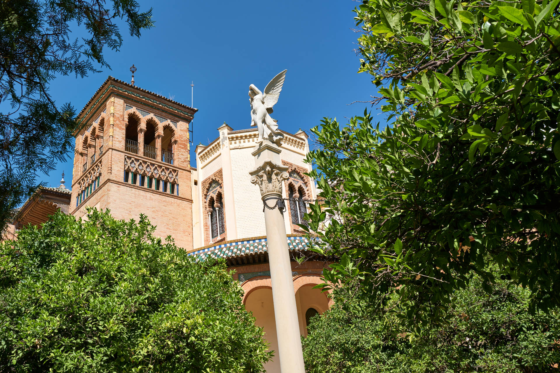 Victoria Alada de Aníbal González – Parque de María Luisa Sevilla.