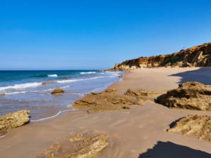 Die berühmten Calas de Roche nördlich des Puerto de Conil.