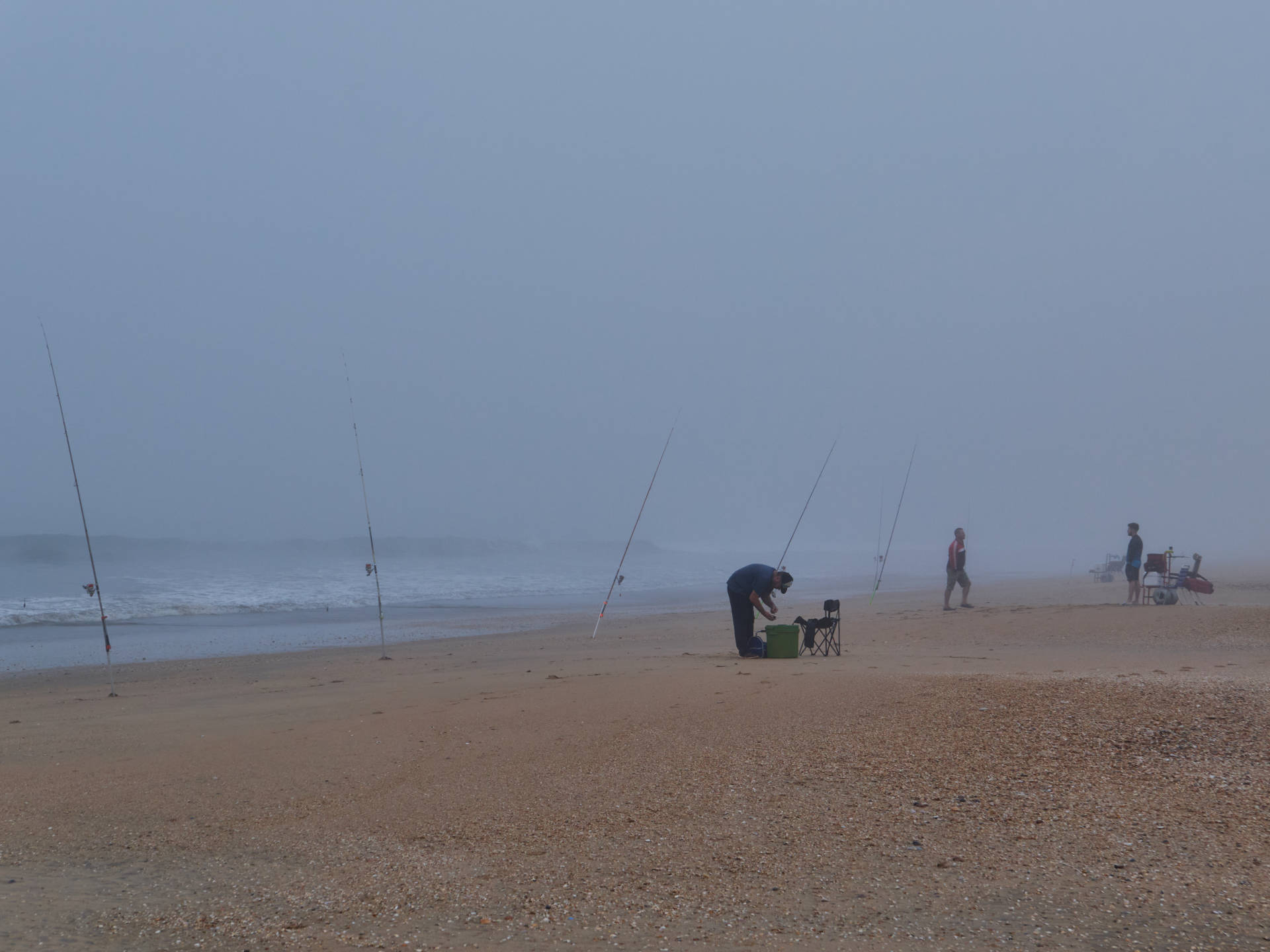 Angler am frühen Morgen am Playa del Calé.