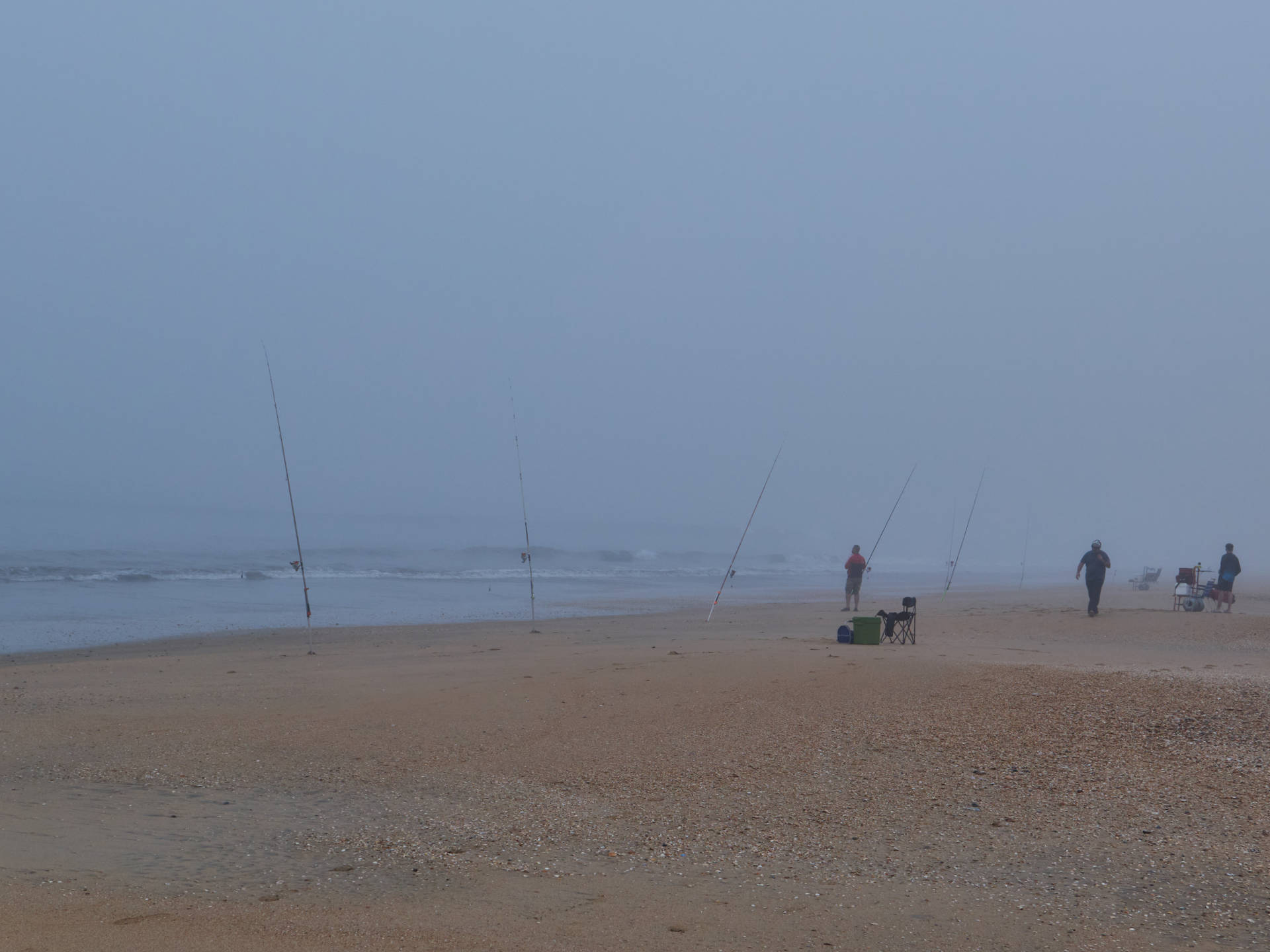 Angler am frühen Morgen am Playa del Calé.