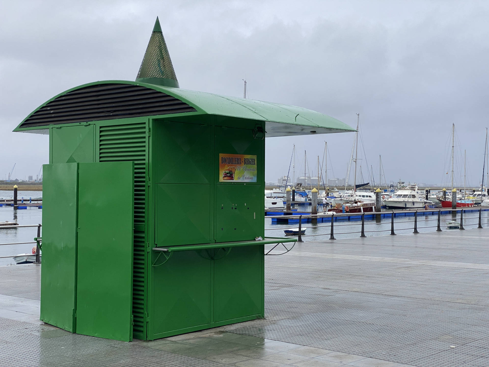 Chiringuitos an der Fährmole des Punta Umbría Richtung Huelva.