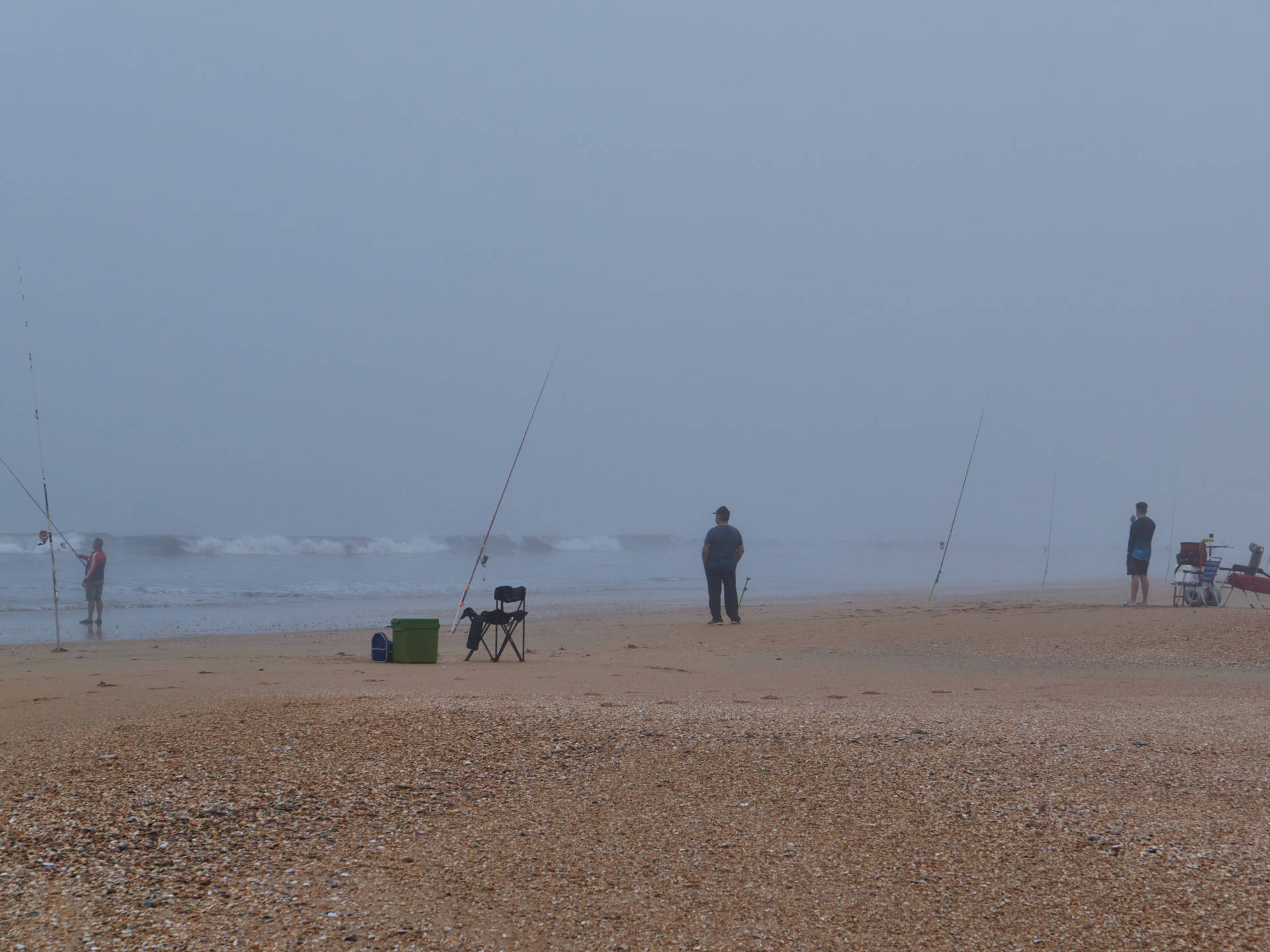 Angler am frühen Morgen am Playa del Calé.