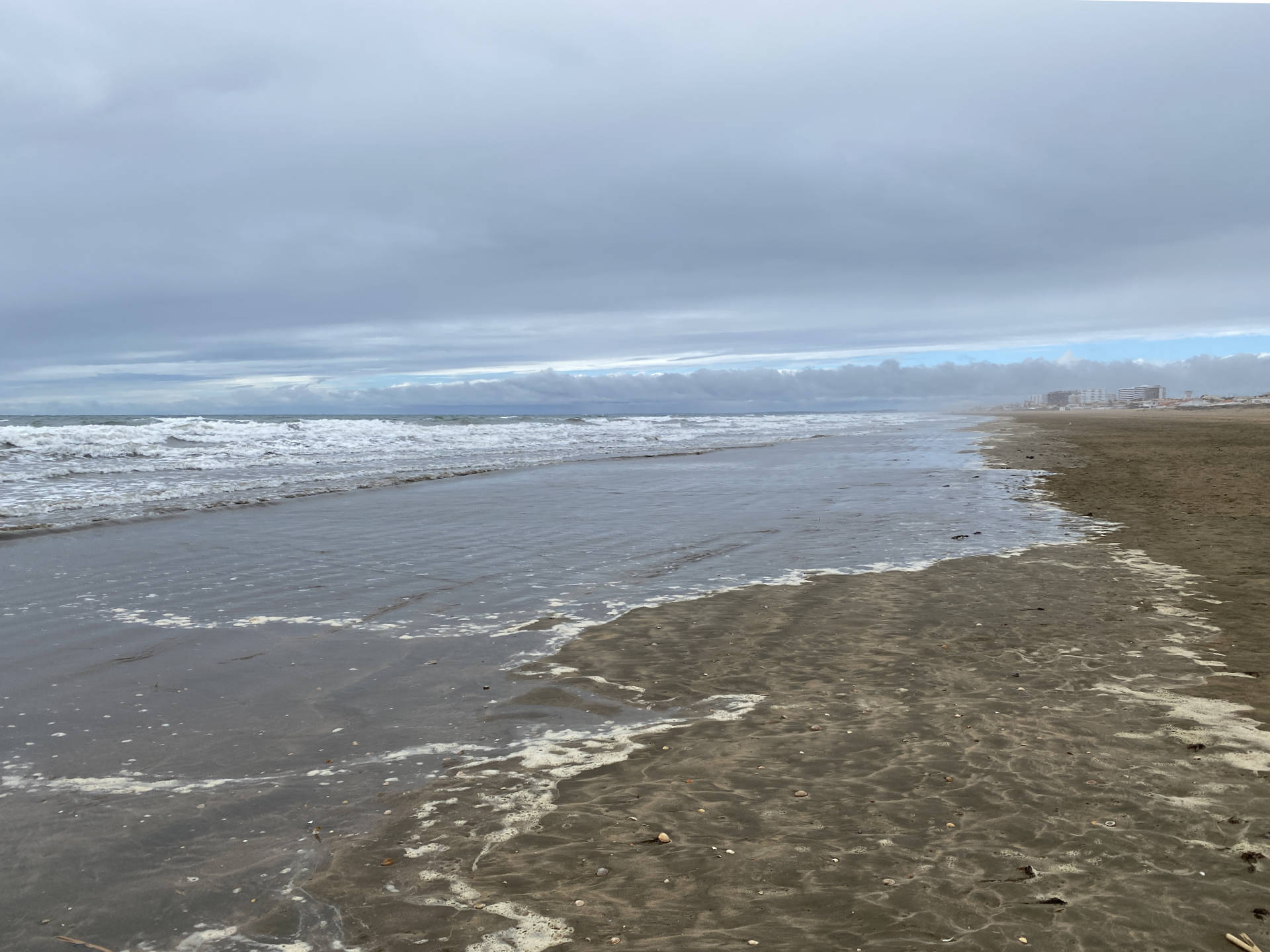 Playa del Calé – eine Wolkenfront liegt in der Ferne über der Isla Cristina.