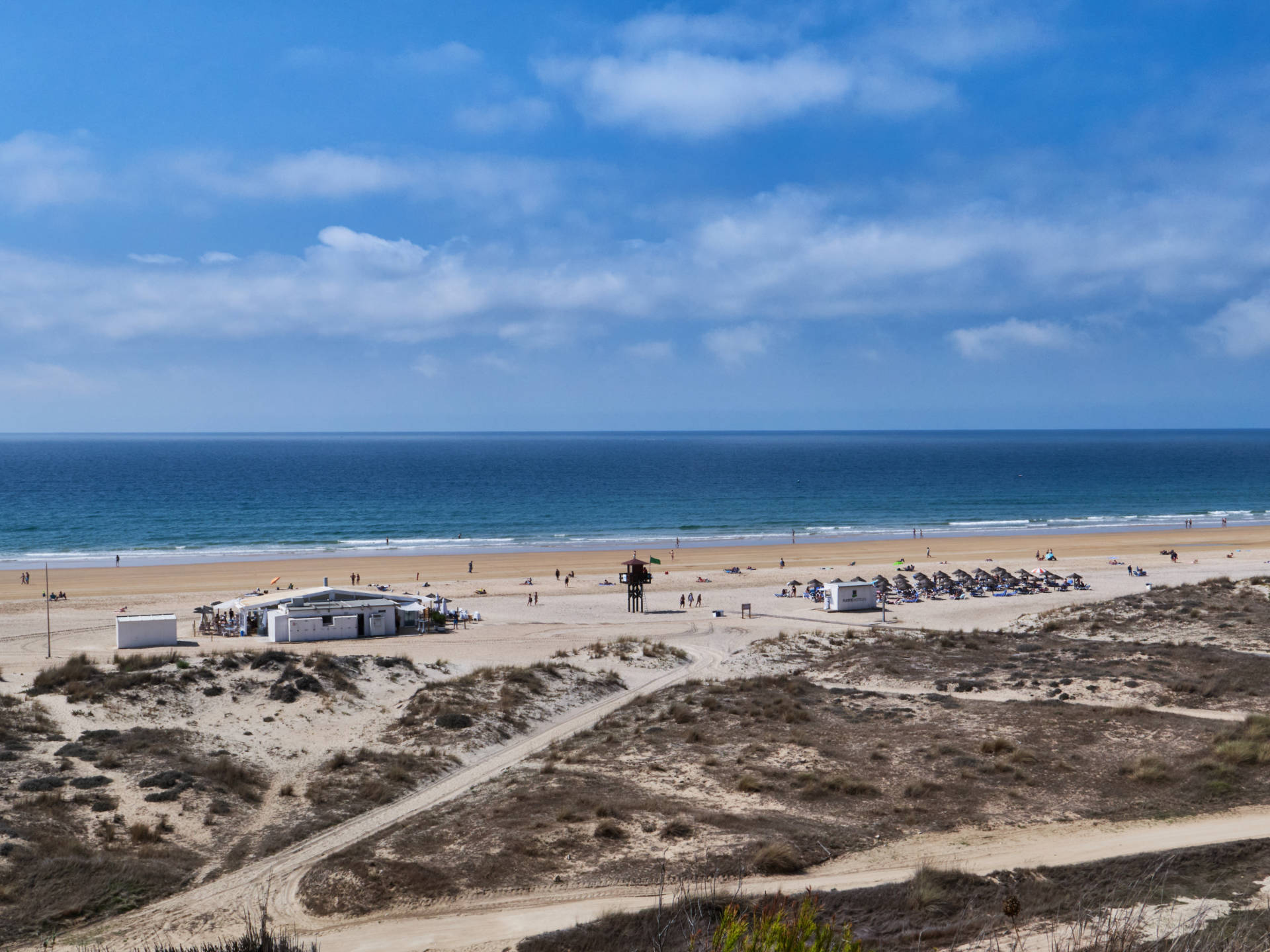 Blick vom Mirador de la Atalaya auf den Playa de la Fontanilla en Conil